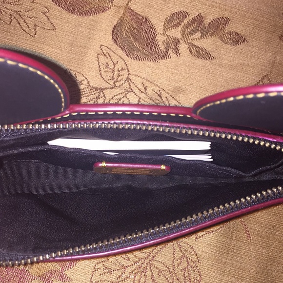 Limited edition Disney x coach Mickey Ear wristlet - Picture 5 of 5